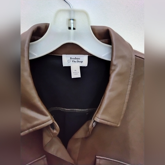 The DROP Faux Leather 2 Pc Set XL - Picture 5 of 7